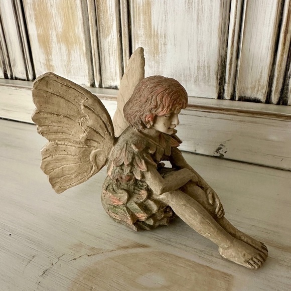 THE SECRET GARDEN, FAIRY FIGURINE. DELICATELY SCULPTED & CAST IN A QUALITY RESIN - Picture 4 of 8